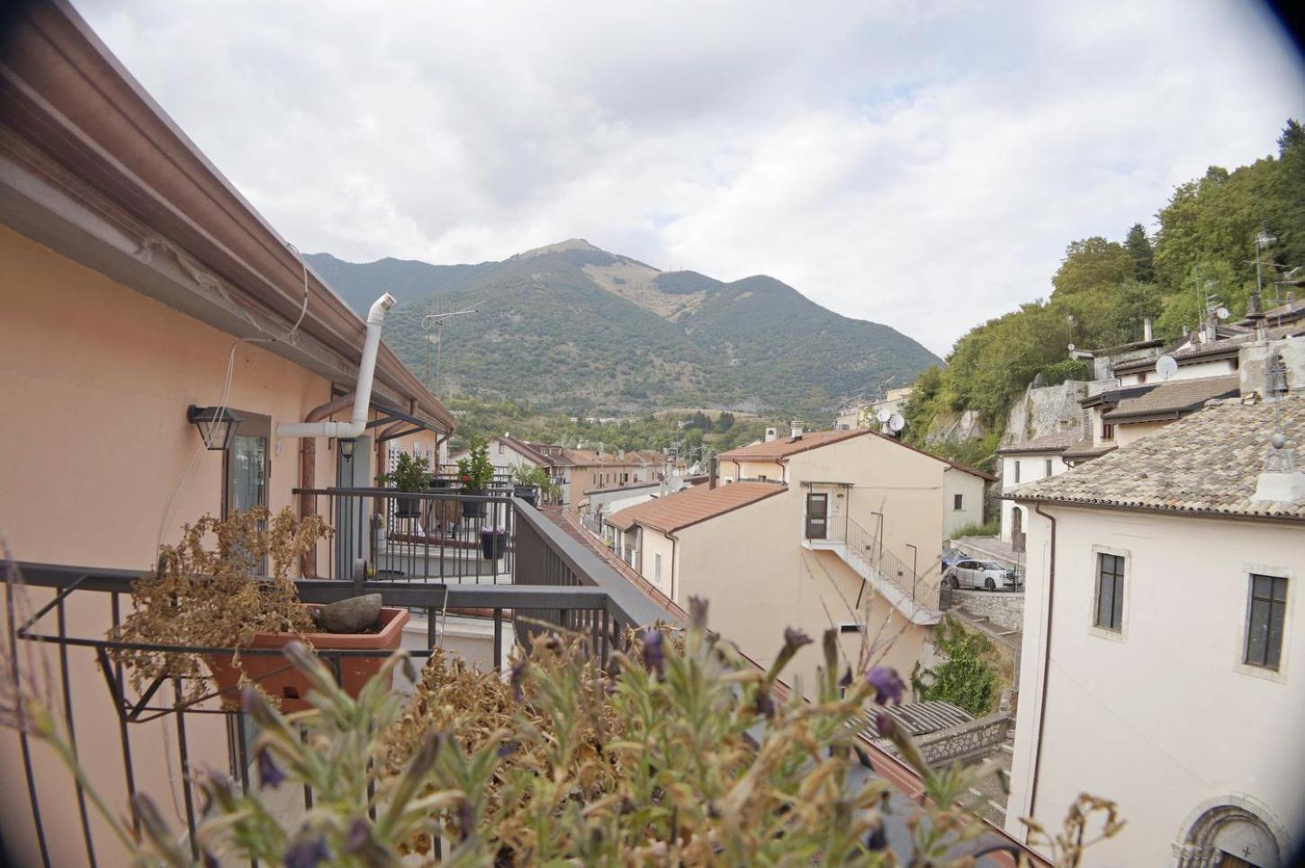 Casa Vacanze Donna Lucia Castel Di Sangro Esterno foto
