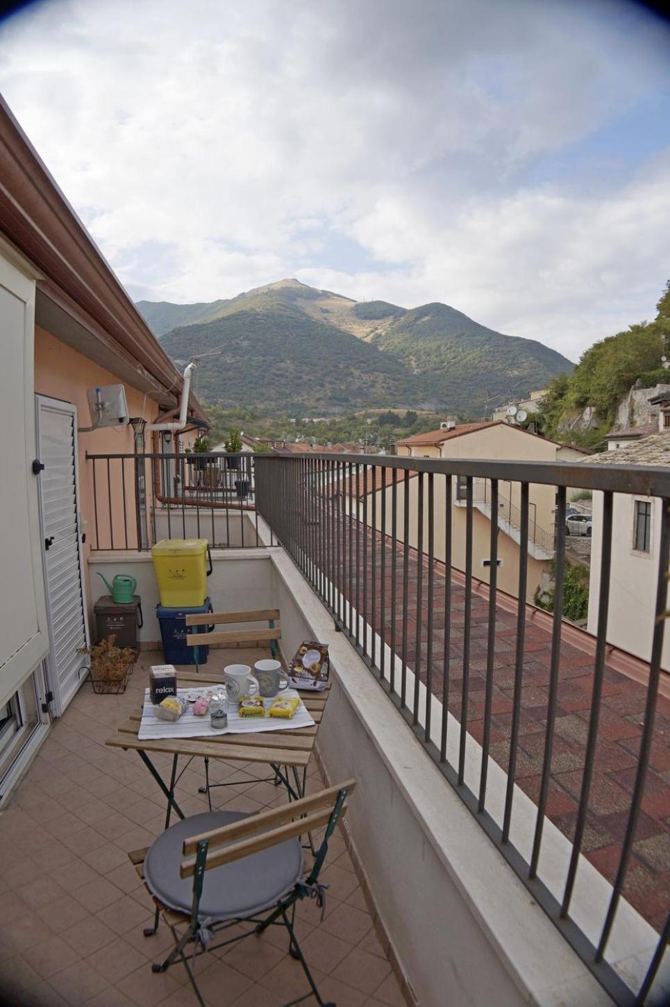 Casa Vacanze Donna Lucia Castel Di Sangro Esterno foto